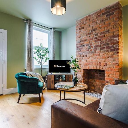 New! Gorgeous 2-Bed Home In Chester City Centre By 53 Degrees Property - Incredible Location, Ideal For Small Groups - Sleeps 6! ภายนอก รูปภาพ